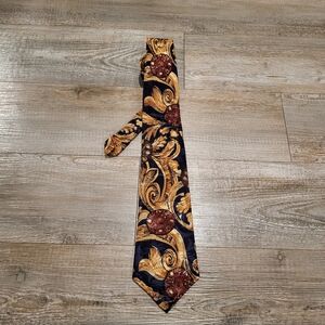 Elegant Gold and Black Men's Tie